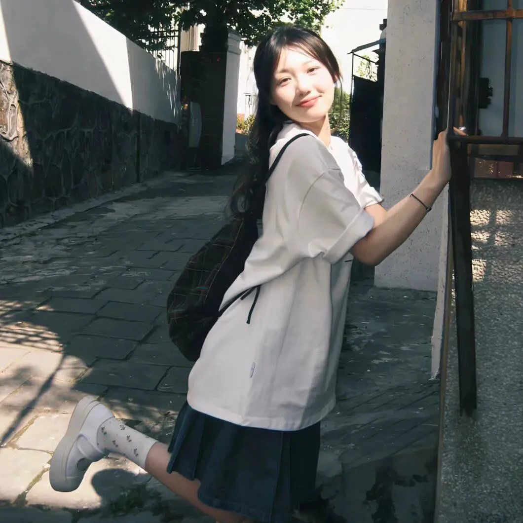 阳光女子合唱团海报