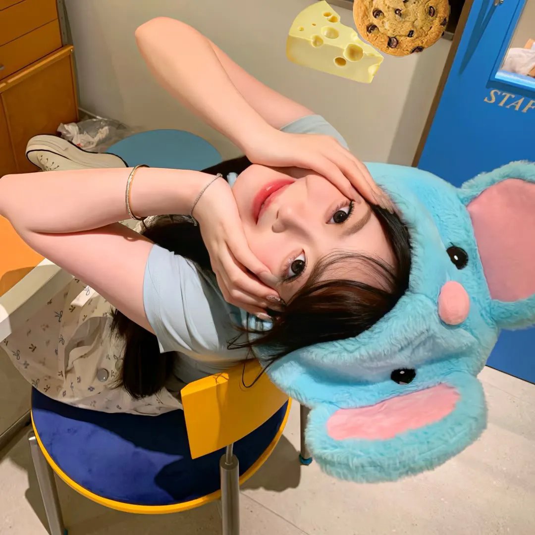 福尔摩斯小姐海报